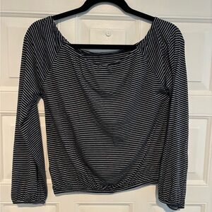 Off shoulder cropped top